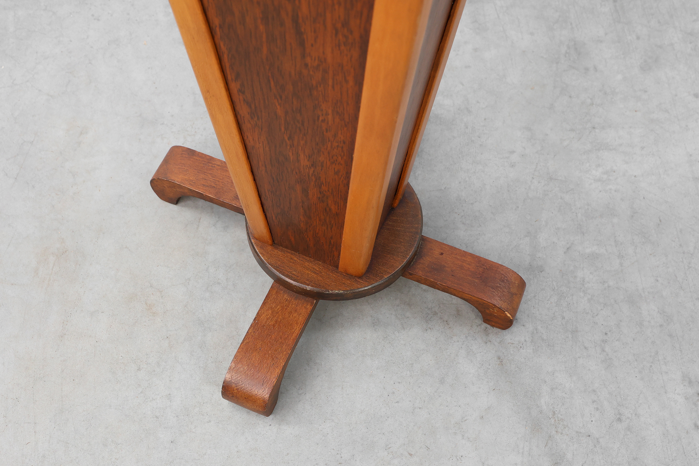 Art Deco round wooden side table, France 1920sthumbnail